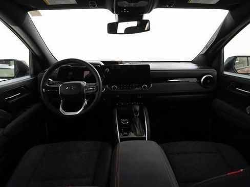 Used 2024 Chevrolet Colorado Z71 w/ Z71 Convenience Package 2 image 5