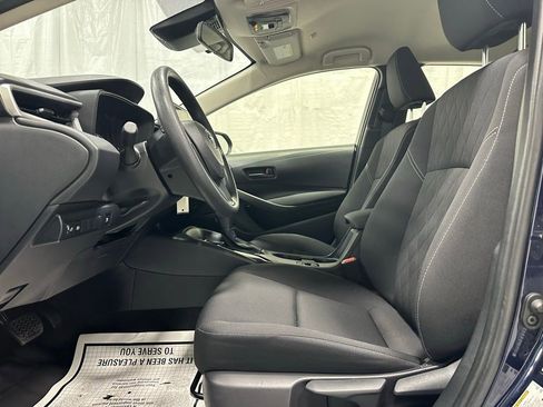 Used 2025 Toyota Corolla LE image 14