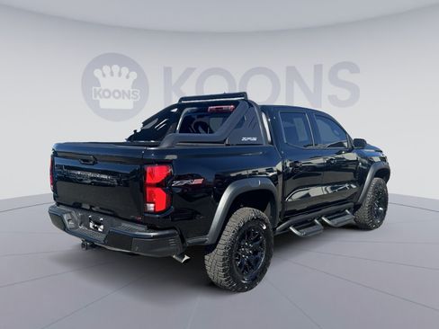 Used 2025 Chevrolet Colorado ZR2 w/ Midnight Edition AWD/4WD image 11