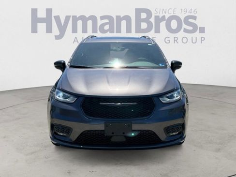 Used 2023 Chrysler Pacifica Limited w/ Uconnect Theater Family Group AWD/4WD image 8