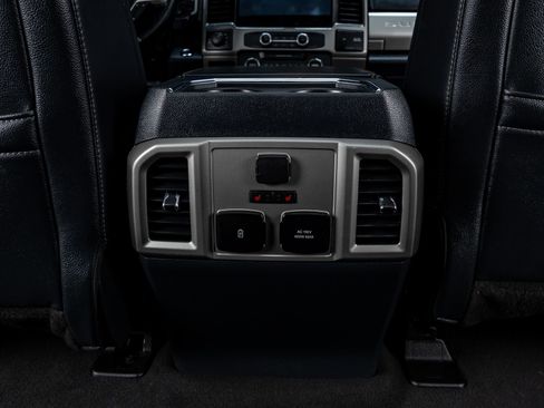 Used 2022 Ford F250 Lariat w/ Tremor Off-Road Package image 31