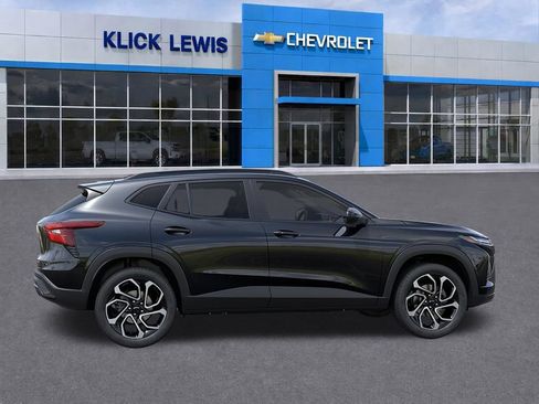 New 2026 Chevrolet Trax RS w/ Driver Confidence Package FWD image 5