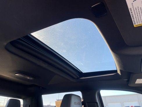 Used 2022 Chevrolet Silverado 1500 High Country image 18