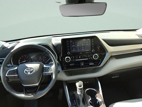 Used 2021 Toyota Highlander Limited AWD/4WD image 11