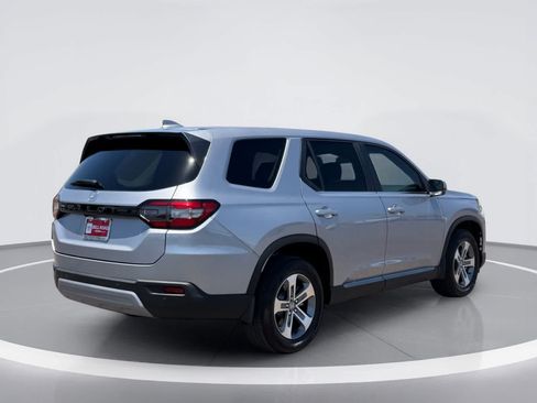 Used 2024 Honda Pilot EX-L image 6