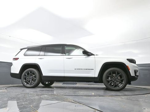 New 2025 Jeep Grand Cherokee L Limited w/ Trailer Tow Package image 47