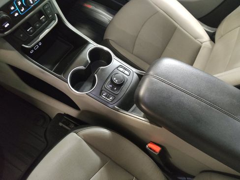 Used 2018 GMC Terrain SLT w/ Preferred Package FWD image 26