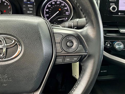 Used 2024 Toyota Camry SE image 18