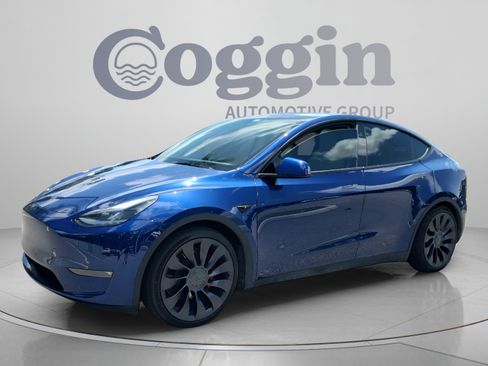Used 2024 Tesla Model Y Performance AWD/4WD image 1