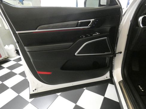 Used 2024 Kia Telluride AWD image 23