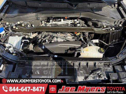 Used 2025 Ford Explorer ST-Line image 31