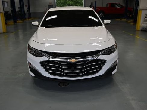 Used 2024 Chevrolet Malibu LT FWD image 2
