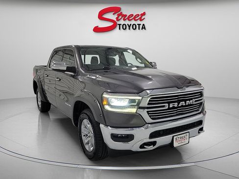 Used 2021 RAM 1500 Laramie AWD/4WD image 5