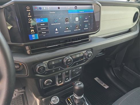 Used 2025 Jeep Wrangler Sport image 18