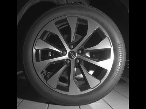 Certified 2026 Audi Q3 quattro 2.0T AWD/4WD image 24