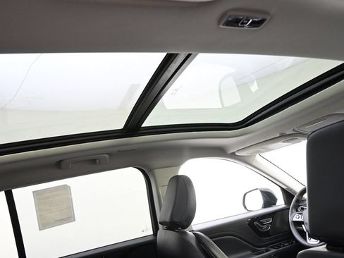 New 2026 Lincoln Aviator AWD w/ Jet Appearance Package image 17