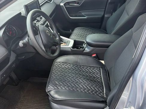 Used 2022 Toyota RAV4 XLE w/ Convenience Package FWD image 16