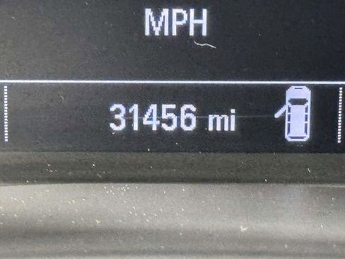 Used 2022 Chevrolet Equinox LS image 2