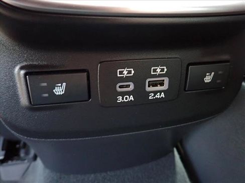 Used 2024 Subaru Outback Touring AWD/4WD image 11