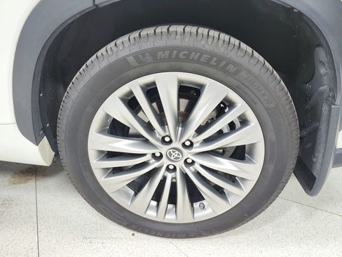 Used 2021 Toyota Highlander Platinum AWD/4WD image 15