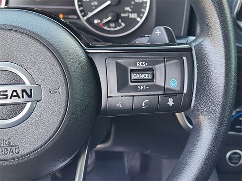 Used 2021 Nissan Rogue SV image 13