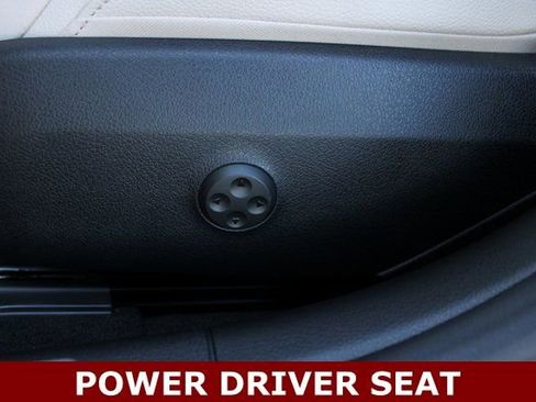 New 2025 Mercedes-Benz C 300 4MATIC Sedan image 13