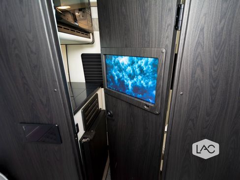 Used 2025 Mercedes-Benz Sprinter 3500 image 9