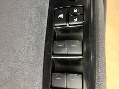 Used 2025 Toyota Camry SE image 17