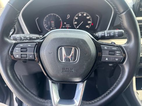 Used 2023 Honda Pilot Touring image 13