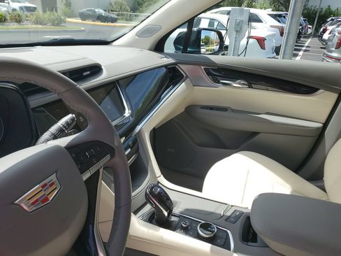 Certified 2024 Cadillac XT6 Premium Luxury w/ Technology Package FWD image 23