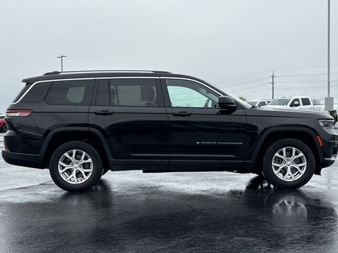 Used 2021 Jeep Grand Cherokee L Laredo w/ Luxury Tech Group I AWD/4WD image 3