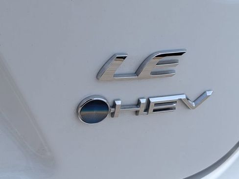 Used 2025 Toyota Corolla LE FWD image 9