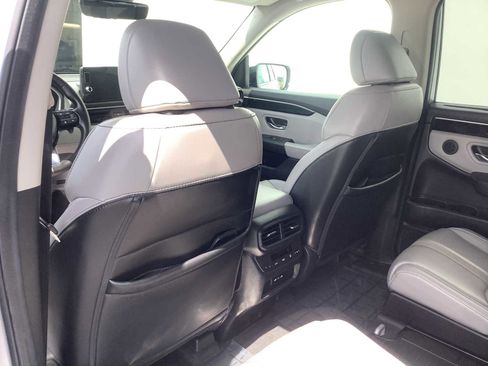 Used 2025 Honda Pilot EX-L image 12