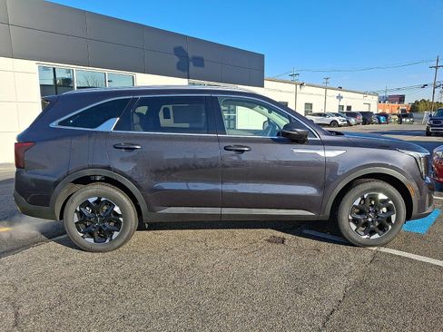 New 2026 Kia Sorento S image 9