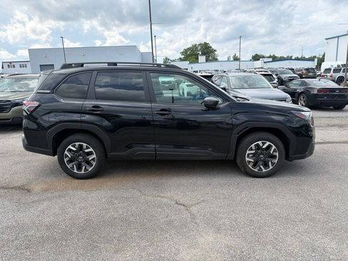 Used 2026 Subaru Forester Premium AWD/4WD image 8