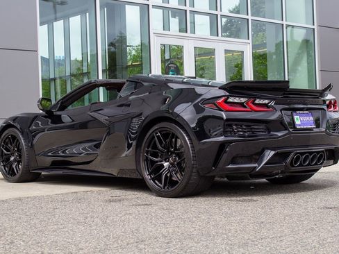 Used 2025 Chevrolet Corvette Z06 w/ Battery Protection Package image 7