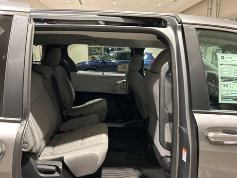 New 2026 Toyota Sienna LE image 17