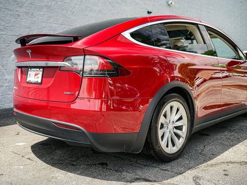 Used 2018 Tesla Model X 100D image 13