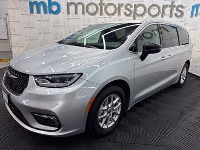 Used 2024 Chrysler Pacifica Touring-L