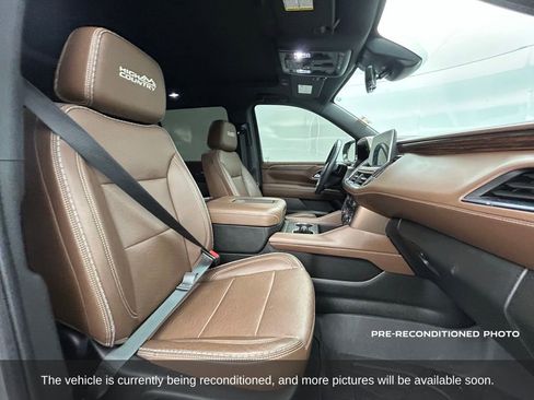 Used 2023 Chevrolet Suburban High Country image 17
