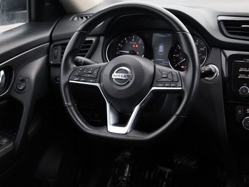 Used 2017 Nissan Rogue SV image 22