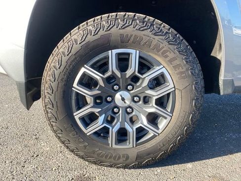 Used 2024 Chevrolet Colorado Z71 w/ Advanced Trailering Package image 21