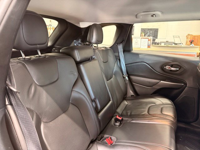 Used 2020 Jeep Cherokee Limited AWD/4WD image 22
