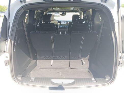 New 2026 Chrysler Pacifica Select FWD image 28