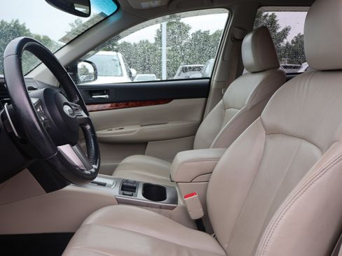 Used 2011 Subaru Outback 2.5i Limited w/ PWR Moonroof Pkg AWD/4WD image 18