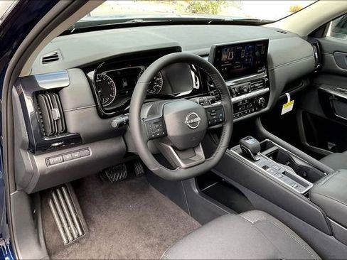 New 2026 Nissan Pathfinder SV image 5