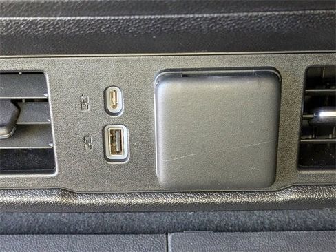 Used 2022 Chevrolet Silverado 1500 LT image 12