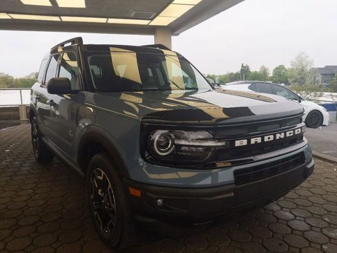 Used 2022 Ford Bronco Sport Outer Banks w/ Tech Package AWD/4WD image 4