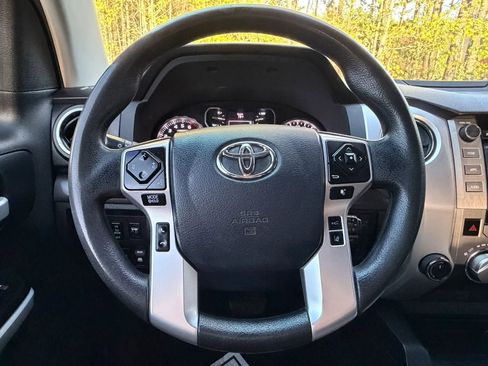 Used 2018 Toyota Tundra SR5 w/ SR5 Upgrade Package AWD/4WD image 19