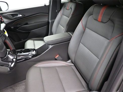 New 2025 Chevrolet Trax RS w/ Sunroof Package image 14